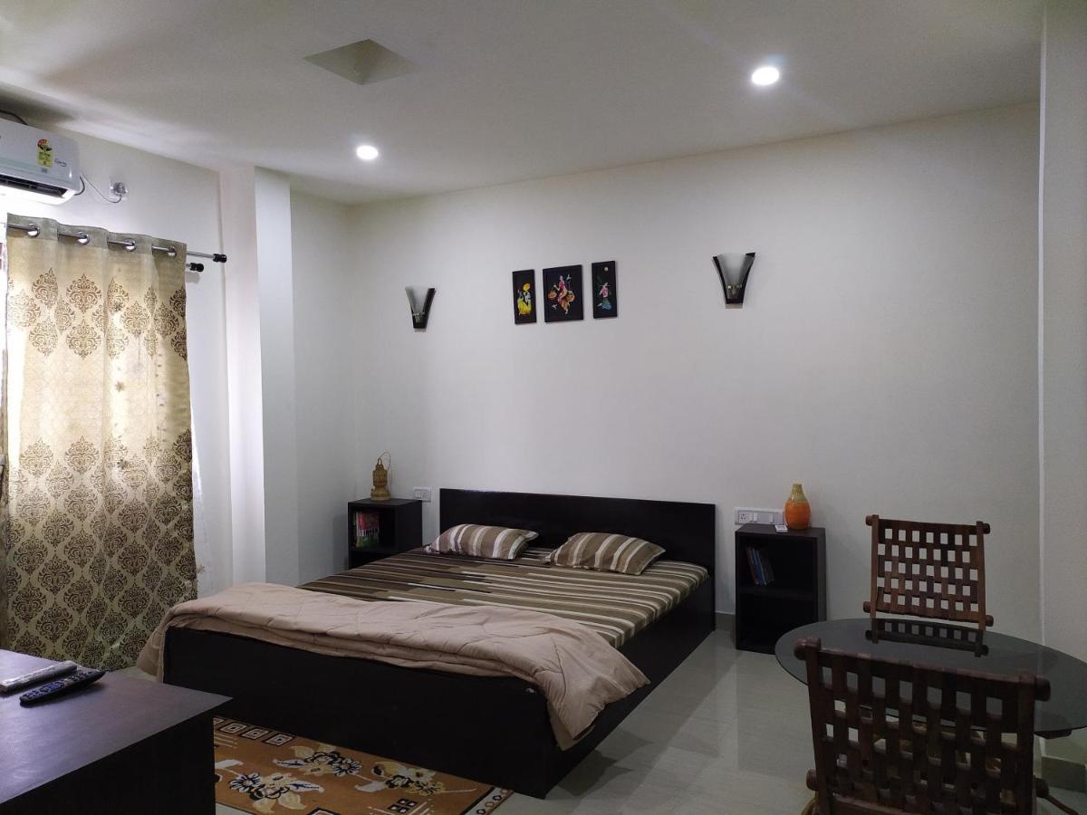 Alpanest Apartment Guwahati Bagian luar foto