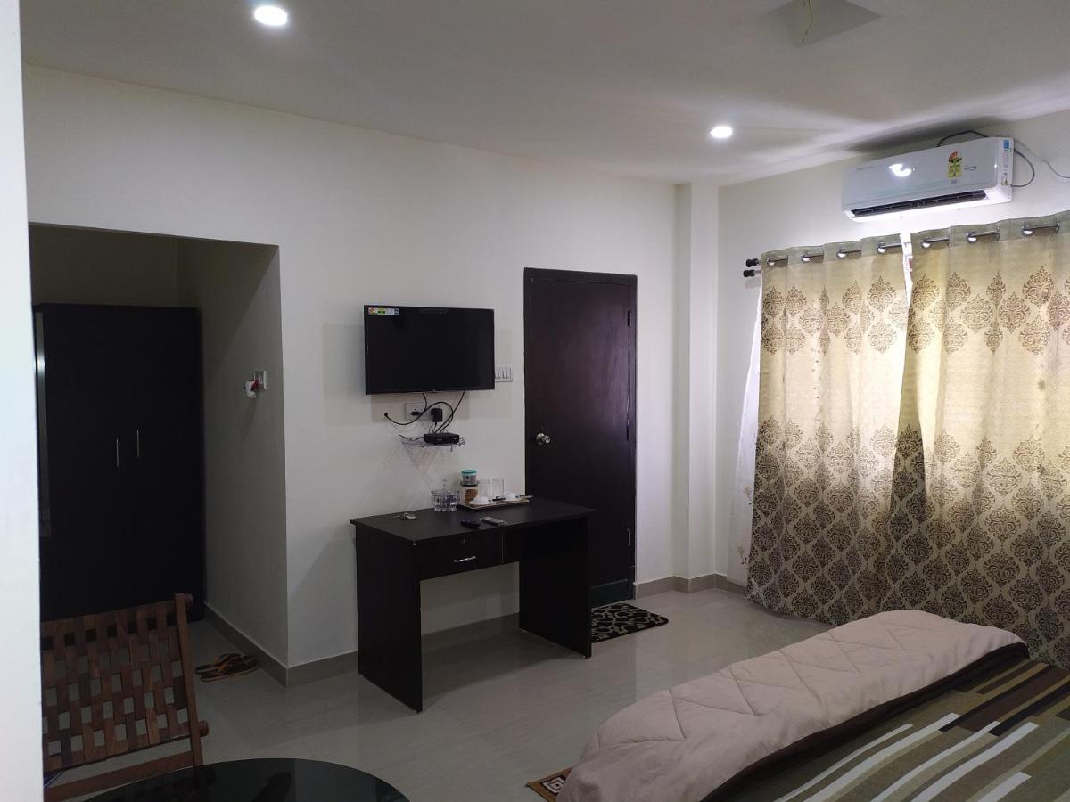 Alpanest Apartment Guwahati Bagian luar foto