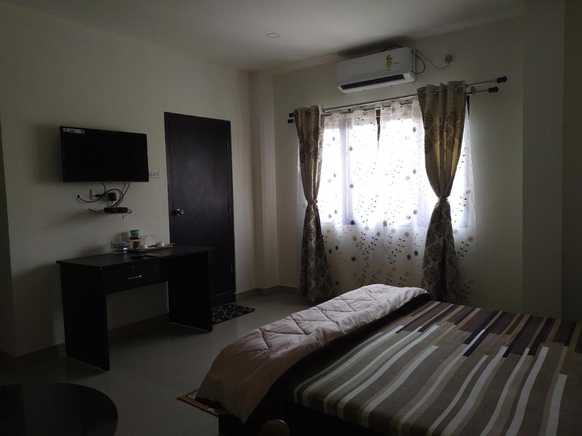 Alpanest Apartment Guwahati Bagian luar foto